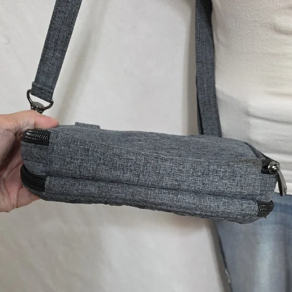 Lug Roundabout Quilted Wallet Crossbody Bag - Characol Gray - Picture 8 of 16